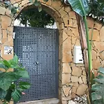 Villa With Heated Pool And Jacuzzi Close To Puerto Banus And *