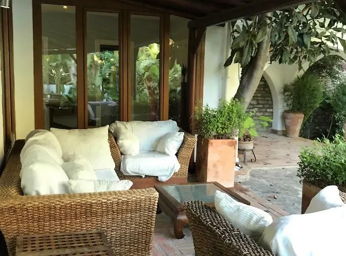 Villa With Heated Pool And Jacuzzi Close To Puerto Banus And Estepona