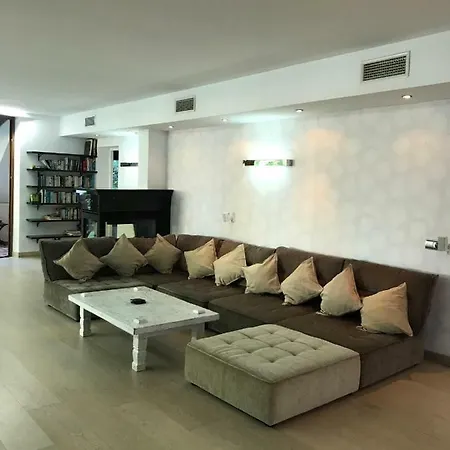 Villa With Heated Pool And Jacuzzi Close To Puerto Banus And