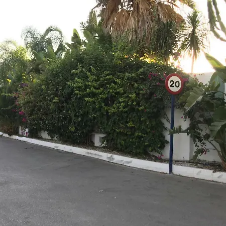 With Heated Pool And Jacuzzi Close To Puerto Banus And Villa *