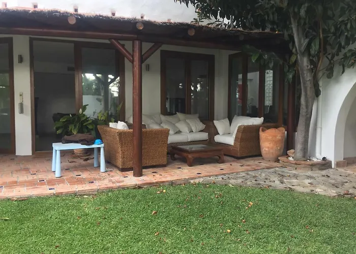 With Heated Pool And Jacuzzi Close To Puerto Banus And * Estepona