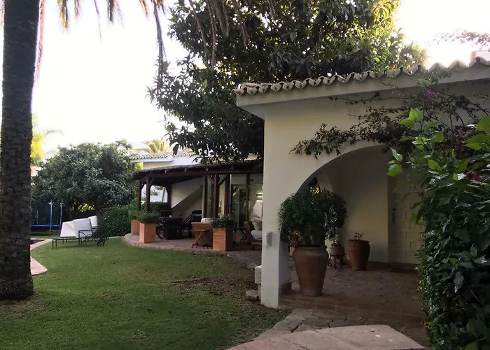 With Heated Pool And Jacuzzi Close To Puerto Banus And Willa *