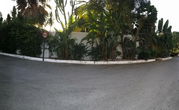 With Heated Pool And Jacuzzi Close To Puerto Banus And Willa Estepona