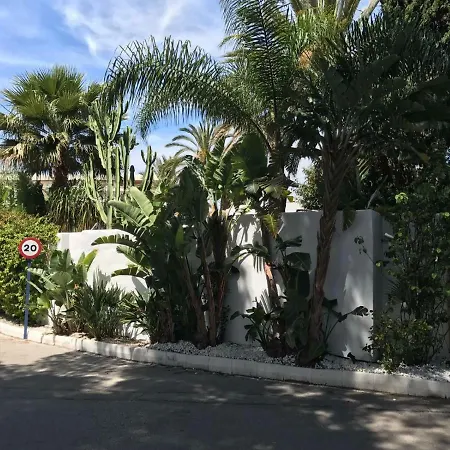 With Heated Pool And Jacuzzi Close To Puerto Banus And * إِستيبونا