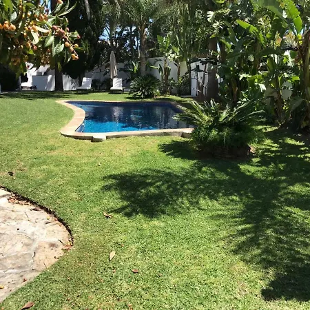 With Heated Pool And Jacuzzi Close To Puerto Banus And * إِستيبونا