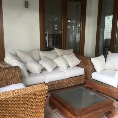With Heated Pool And Jacuzzi Close To Puerto Banus And فيلة إِستيبونا