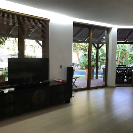 With Heated Pool And Jacuzzi Close To Puerto Banus And * إِستيبونا