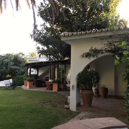 With Heated Pool And Jacuzzi Close To Puerto Banus And Villa *