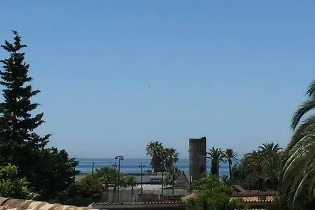 With Heated Pool And Jacuzzi Close To Puerto Banus And إِستيبونا
