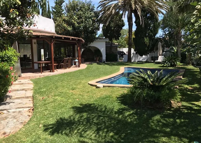 With Heated Pool And Jacuzzi Close To Puerto Banus And *