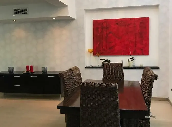 With Heated Pool And Jacuzzi Close To Puerto Banus And Villa *