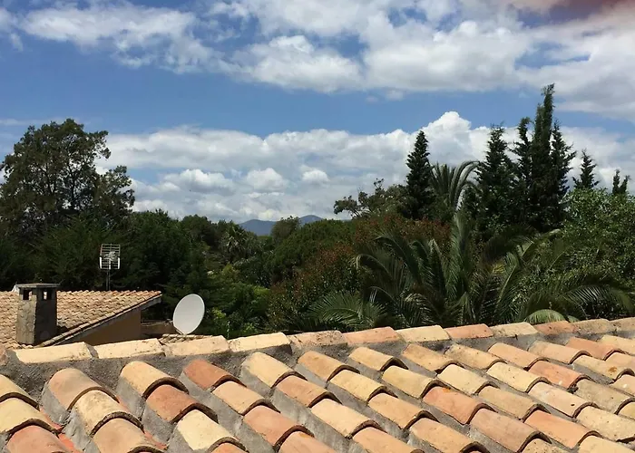 With Heated Pool And Jacuzzi Close To Puerto Banus And * Estepona