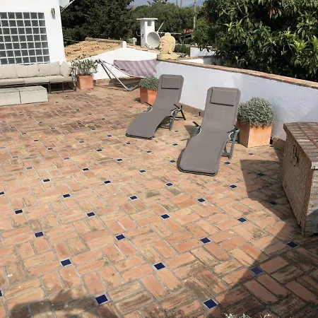 With Heated Pool And Jacuzzi Close To Puerto Banus And 埃斯特波纳